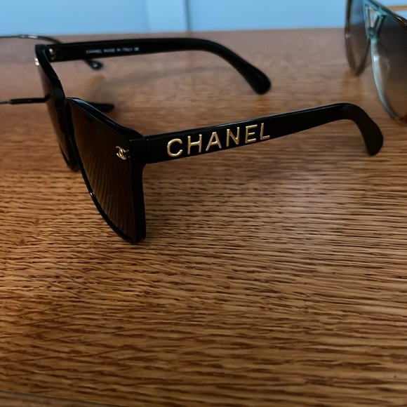 sojos Accessories - 5 pairs of trendy sunglasses lot like new